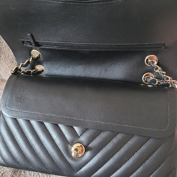 Chanel medium classic flap - Picture 6 of 12